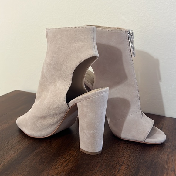 Kendall & Kylie suede ankle boots with zipper - Picture 2 of 6